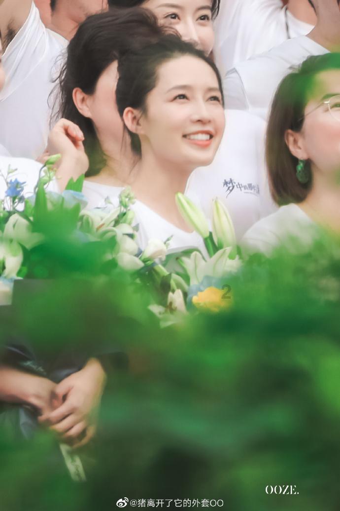 华为手机电话卡怎么装游戏画面
