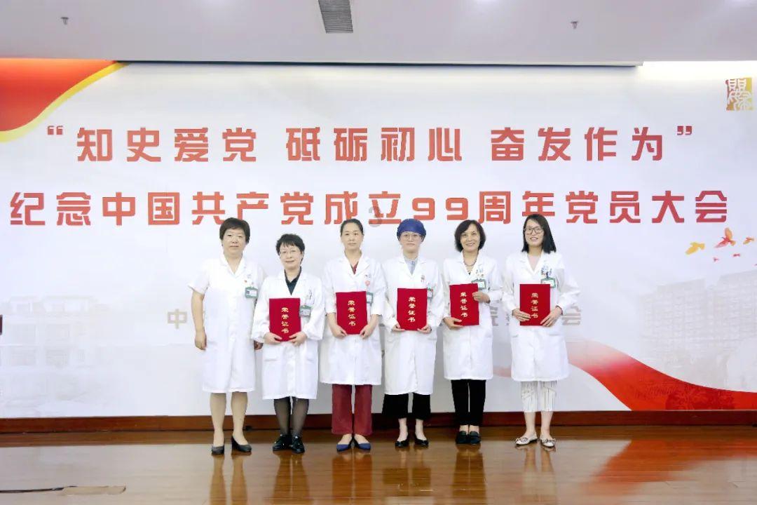 航拍浙江温州苍南霞关渔港风光