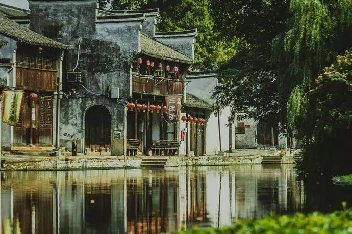 摇滚乐团的装扮